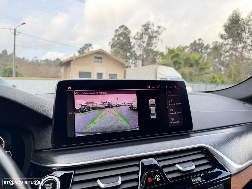 BMW 530 e Pack M - 16