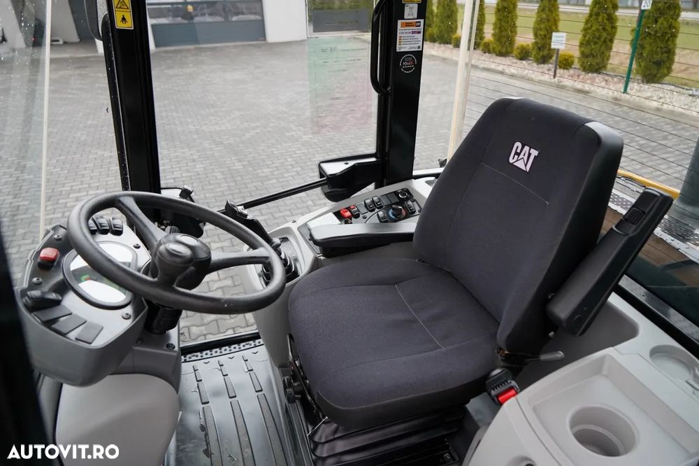 Cat 906 M / ÎNCĂRCĂTOR FRONTAL / 2020 - 29