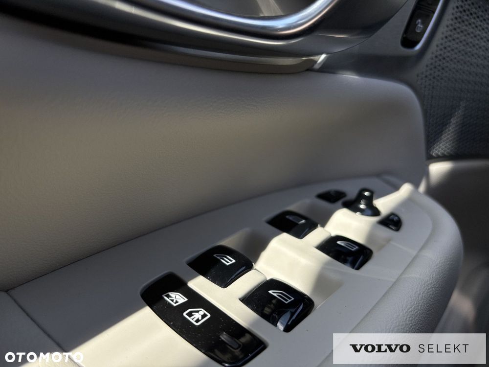 Volvo XC 90 - 25