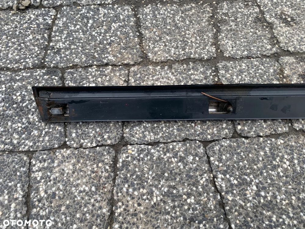 CHROMOWE LISTWY BOCZNE LEWE PRAWE MERCEDES SL SLC R107 W107 C107 - 9