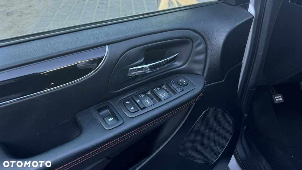 Dodge Grand Caravan - 31