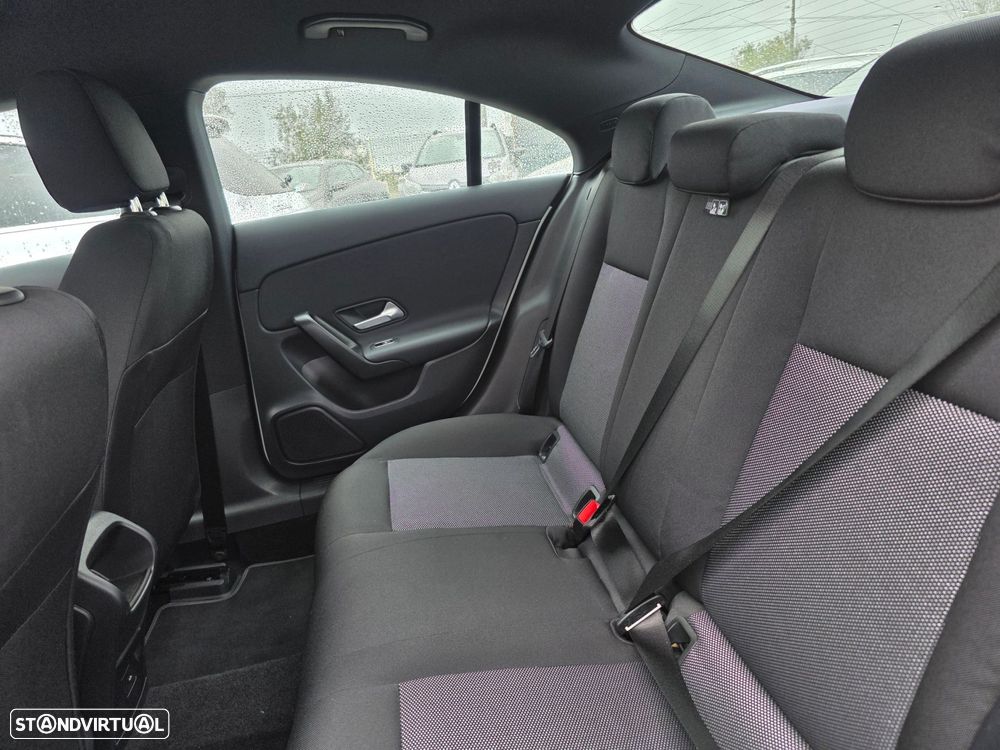 Mercedes-Benz CLA 180 d - 15