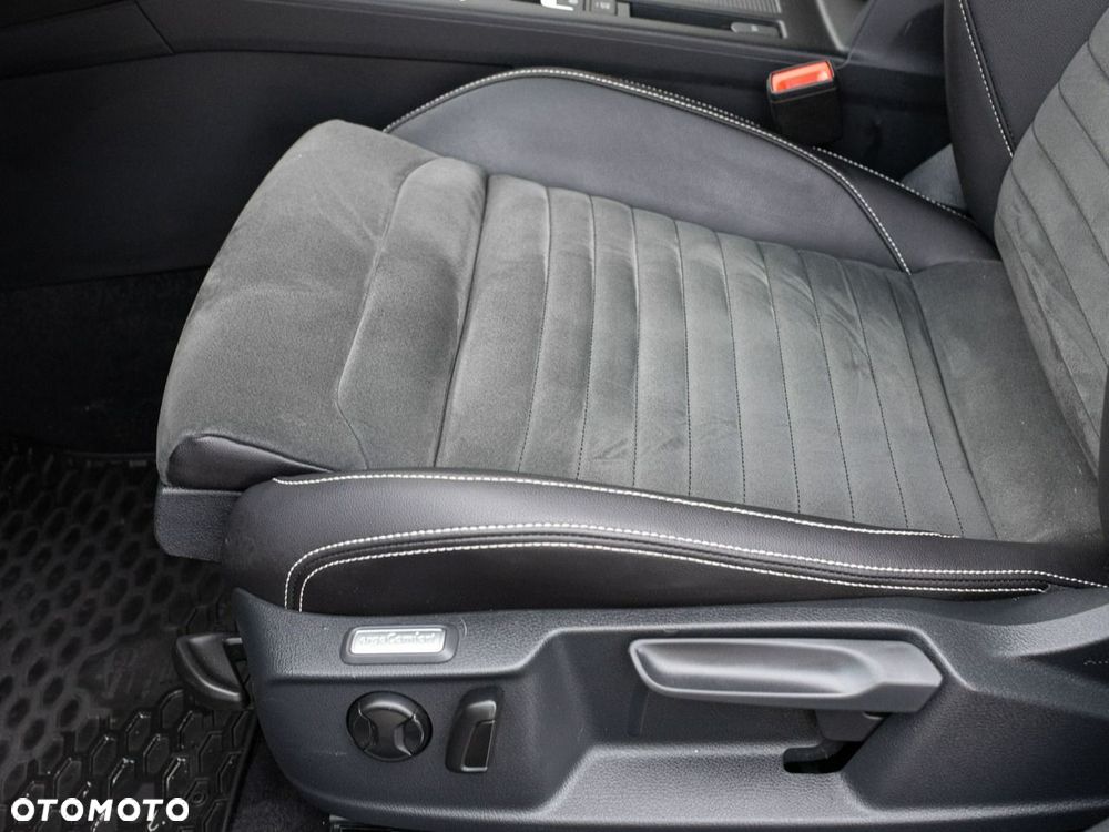 Volkswagen Passat - 11