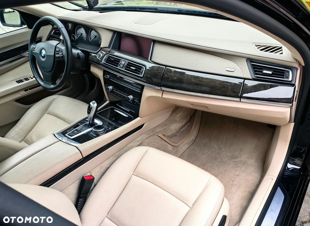 BMW Seria 7 - 22