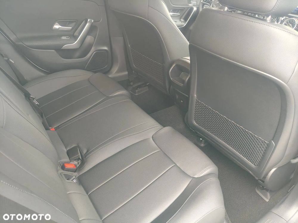 Mercedes-Benz CLA 200 d Progressive 8G-DCT - 20