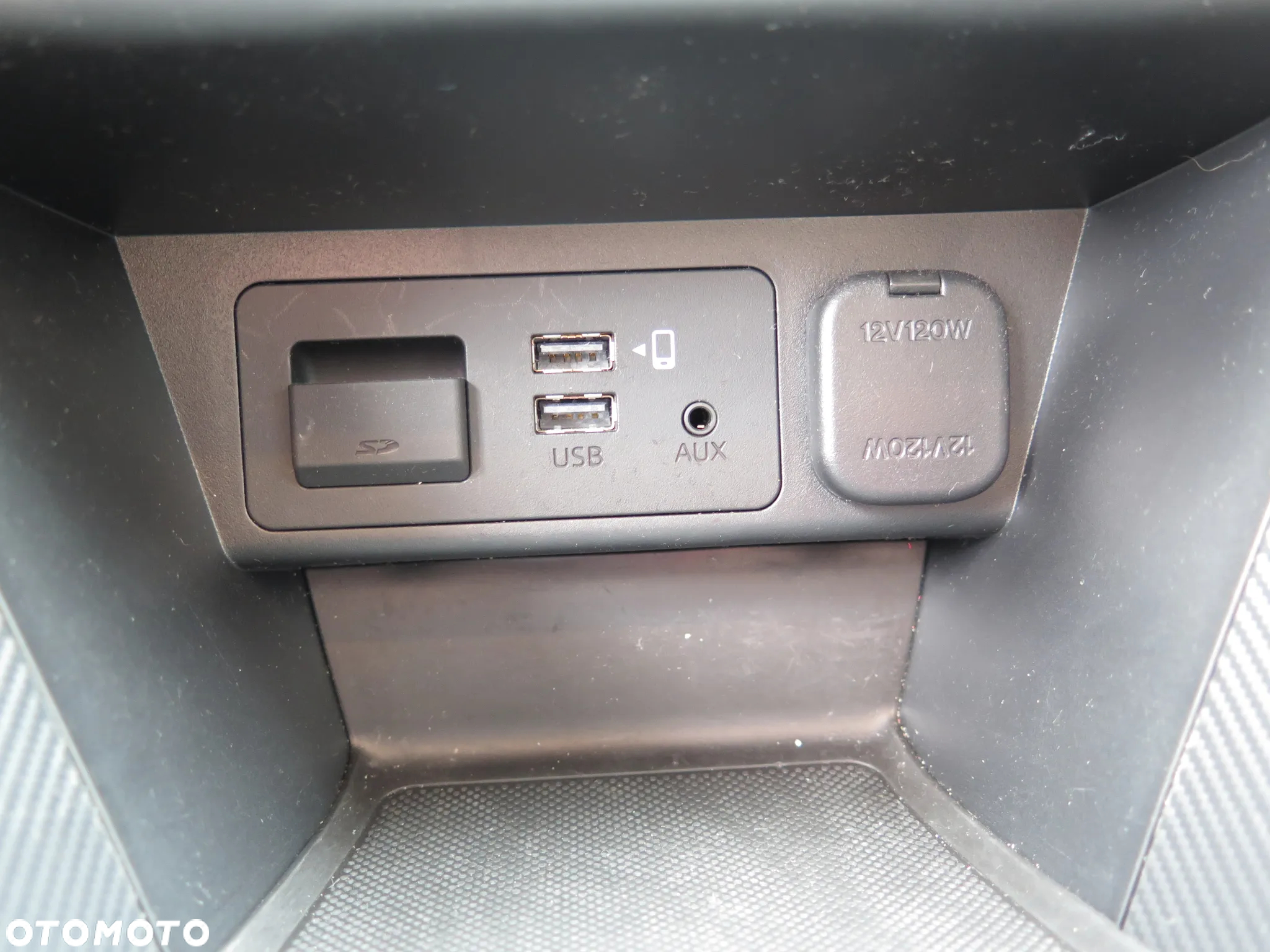 Mazda 2 SKYACTIV-G 90 Homura - 22