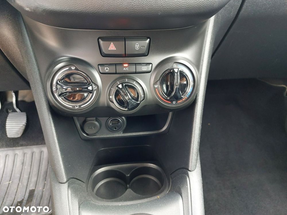 Peugeot 208 - 24