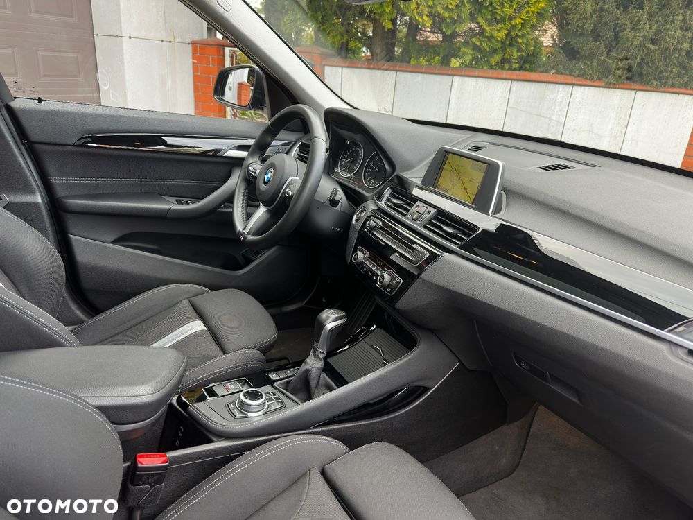 BMW X1 xDrive20i Sport Line - 18