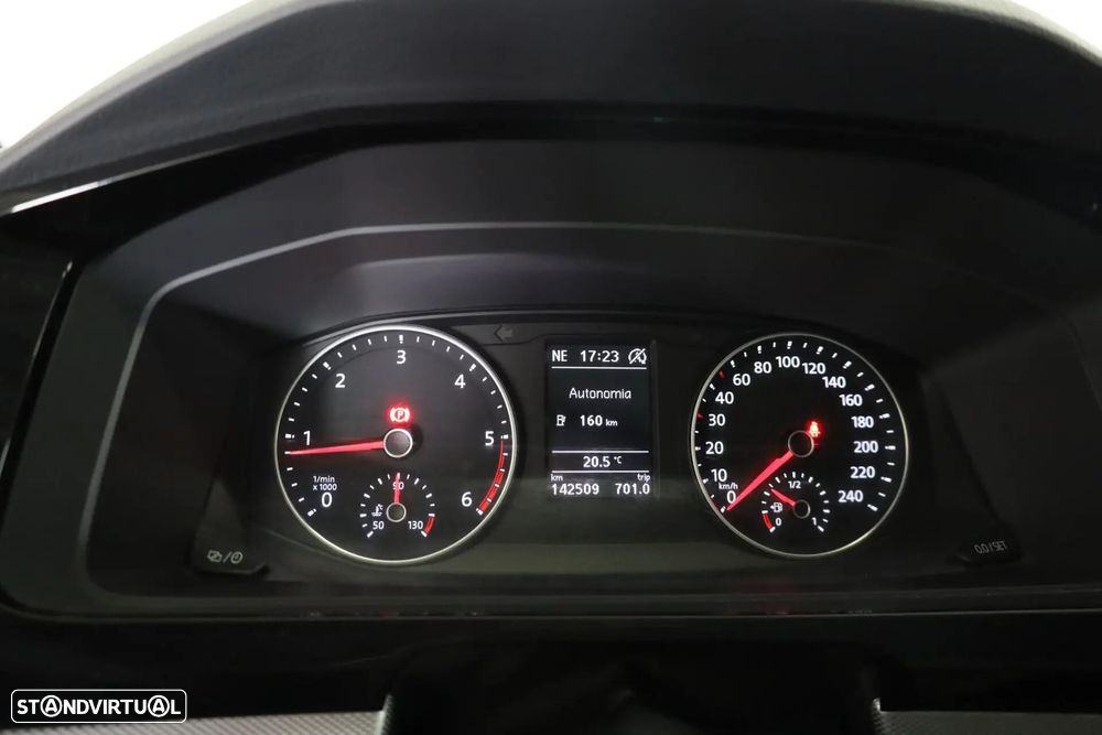 VW Caravelle - 22