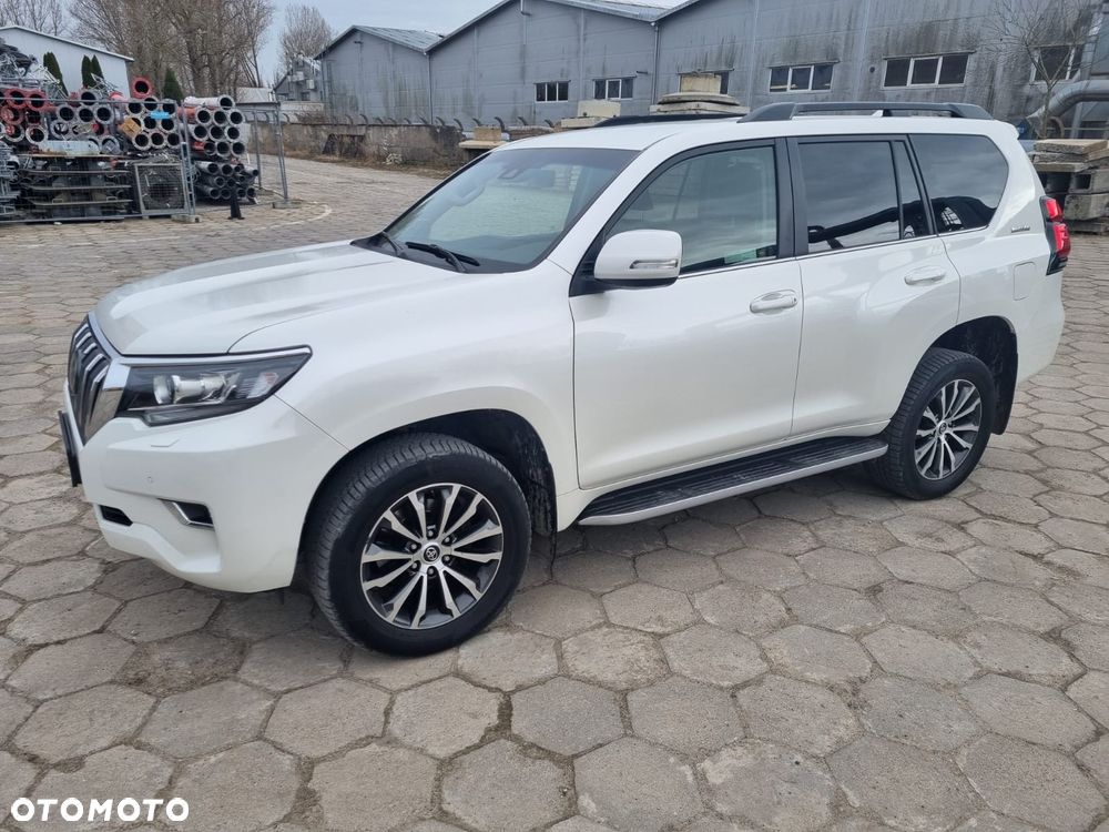 Toyota Land Cruiser - 1