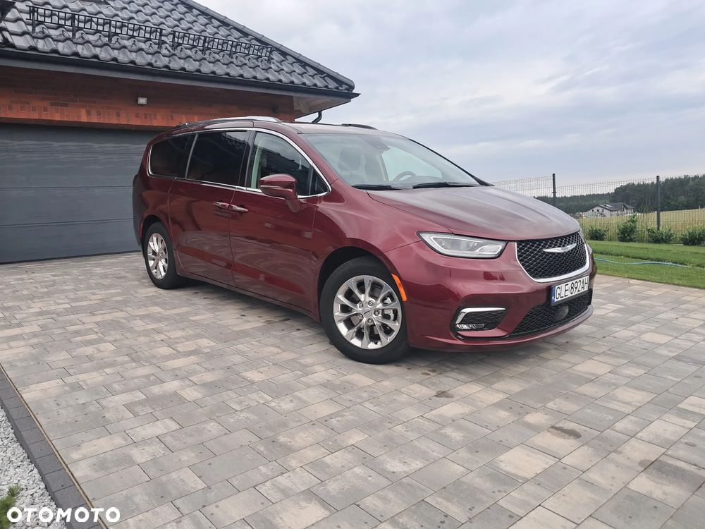Chrysler Pacifica - 26