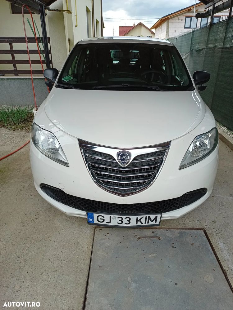 Lancia Ypsilon - 1