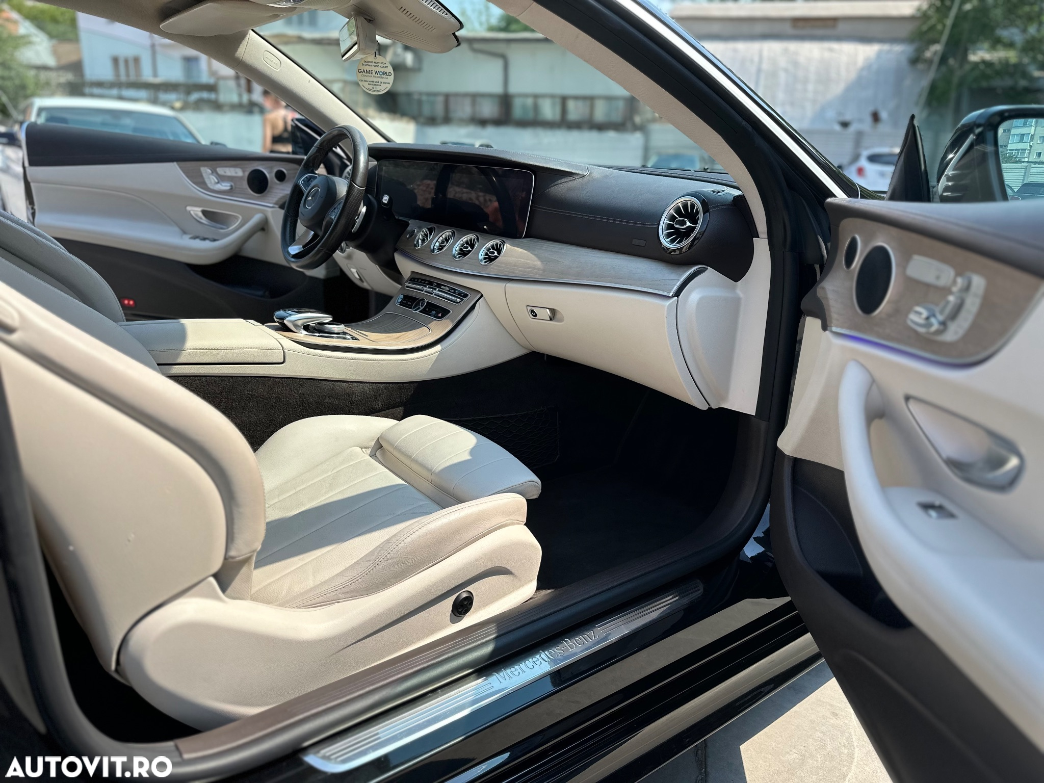 Mercedes-Benz E - 11
