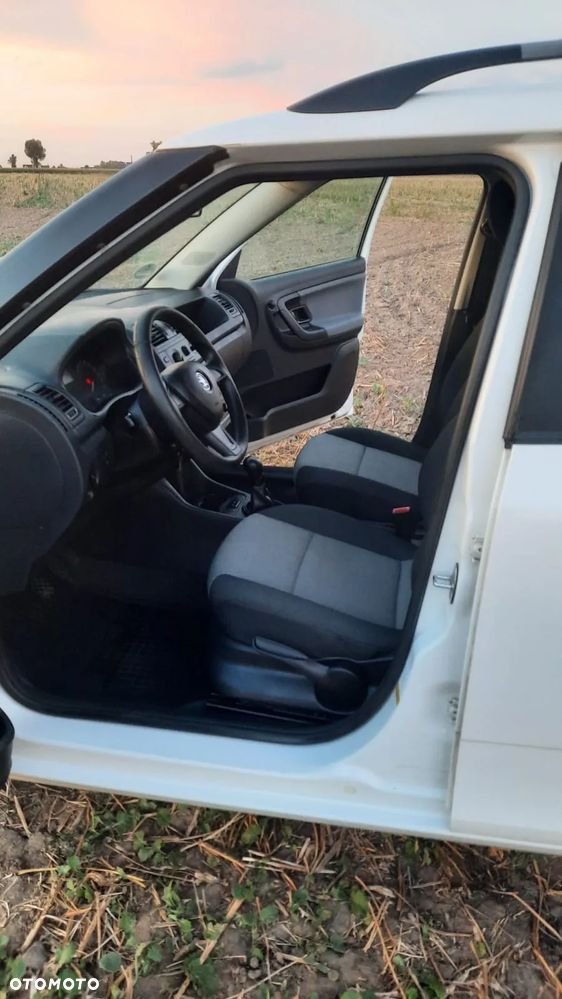 Skoda Fabia ver-1-2-12v-active - 7
