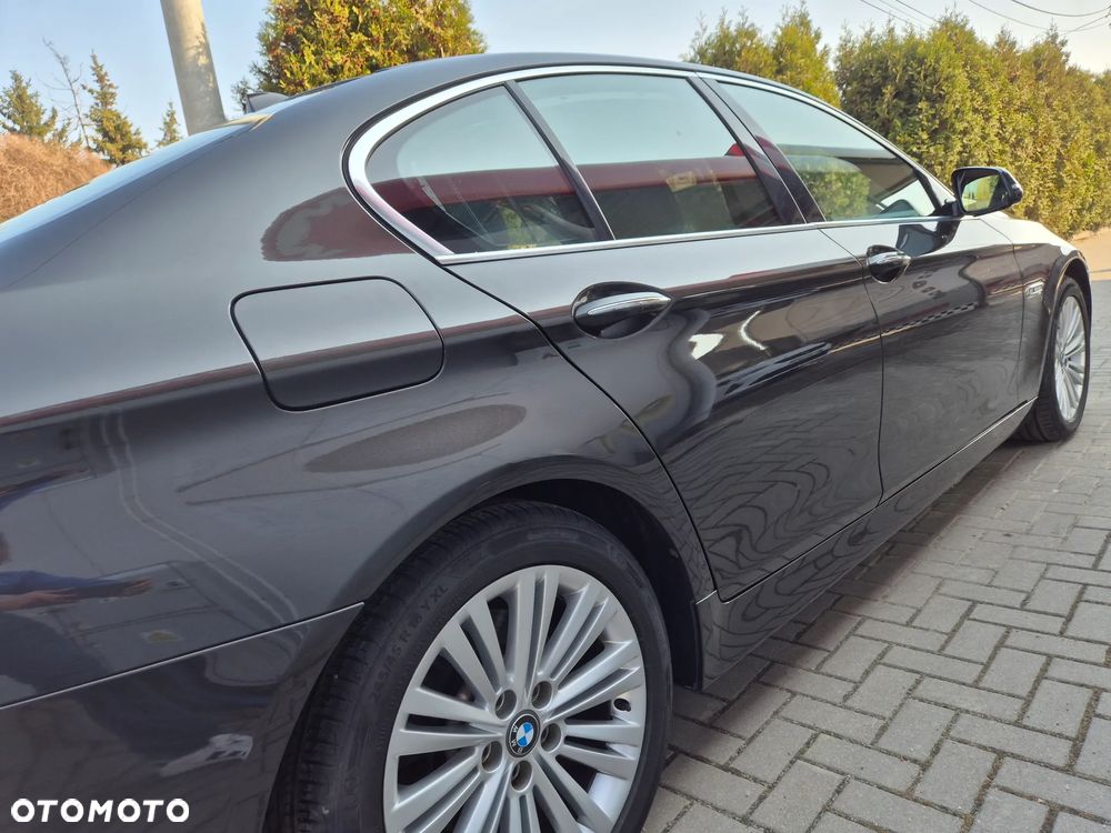 BMW Seria 5 520i Luxury Line - 23