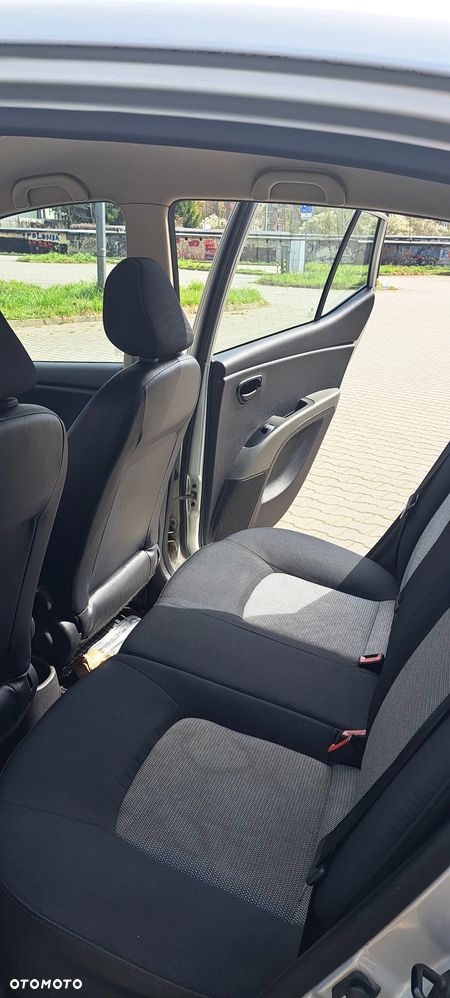 Hyundai i10 1.1 Base - 14