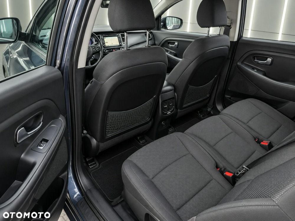 Kia Carens - 12