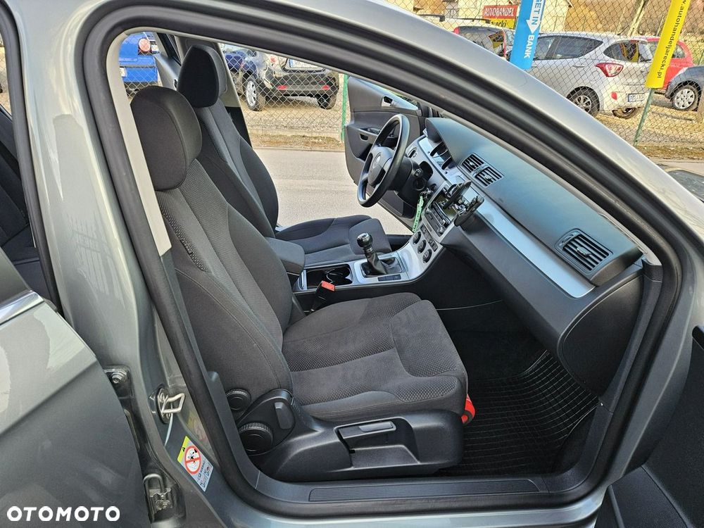 Volkswagen Passat - 10