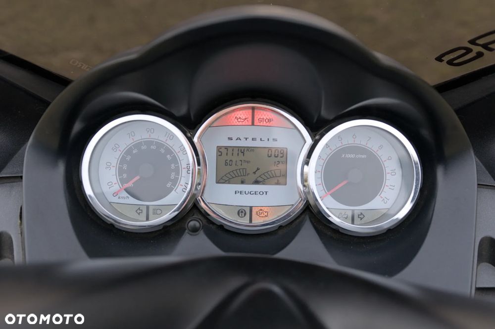 Peugeot Satelis - 24