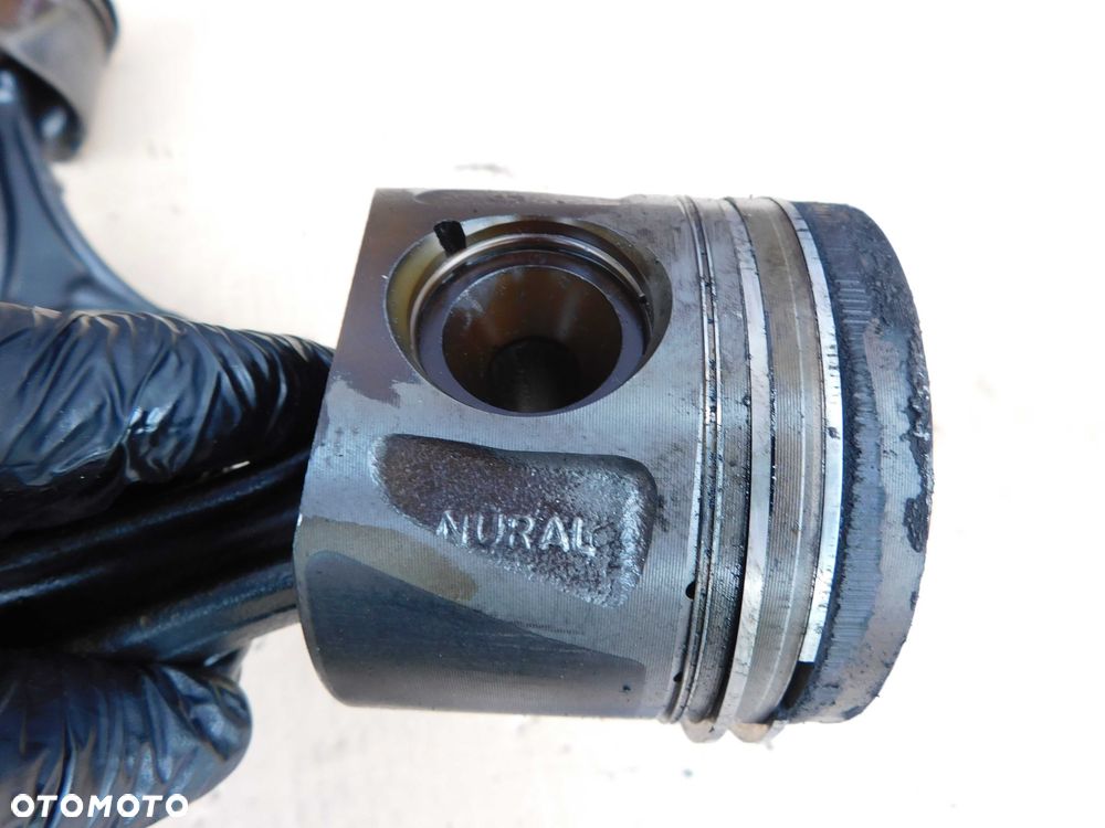 Mercedes Sprinter 906 3.0 V6 tłok + korbowód - komplet ładny - 3