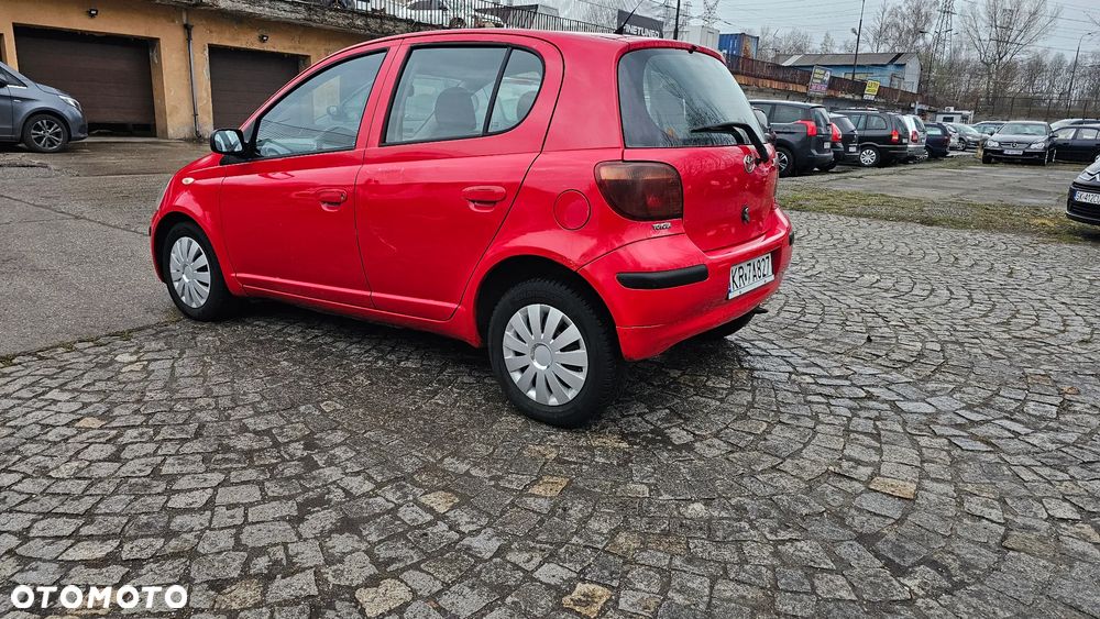 Toyota Yaris 1.4 D-4D Base - 5