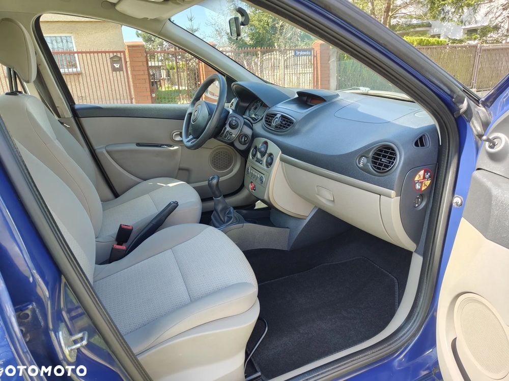 Renault Clio - 9