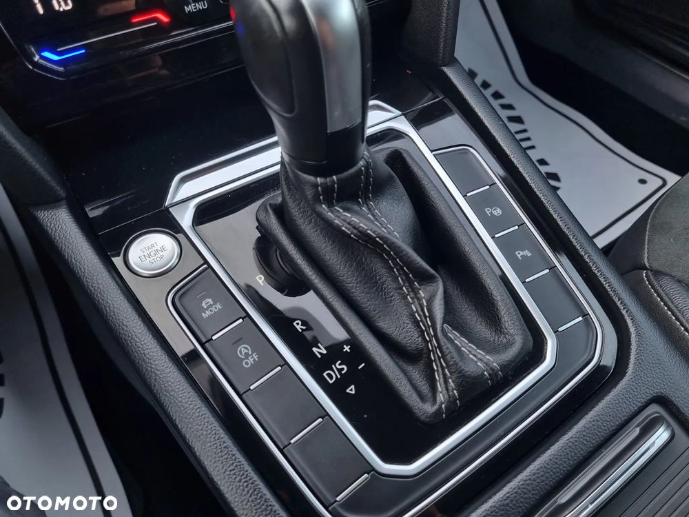 Volkswagen Arteon 2.0 TDI R-Line DSG - 22