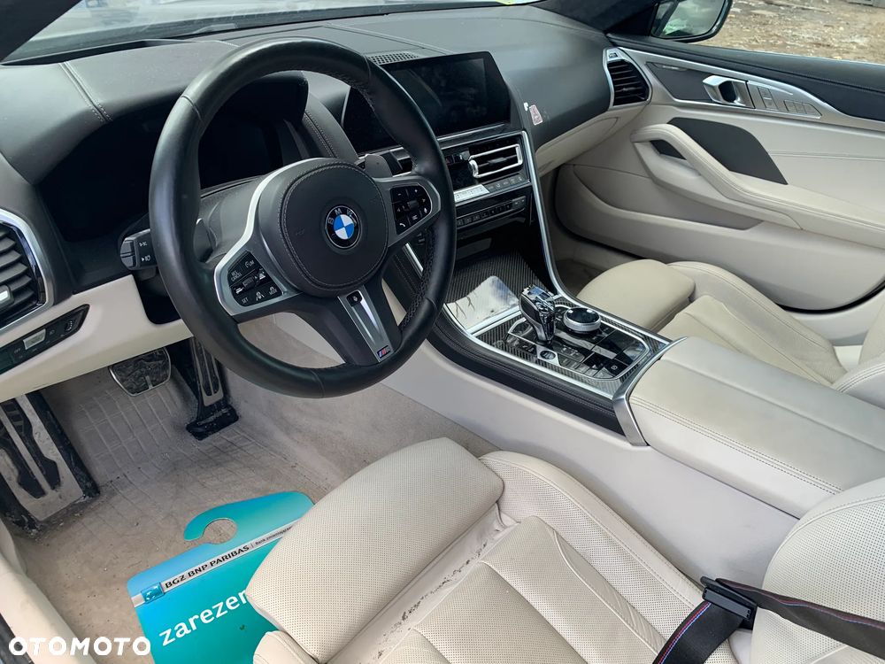 BMW Seria 8 - 17