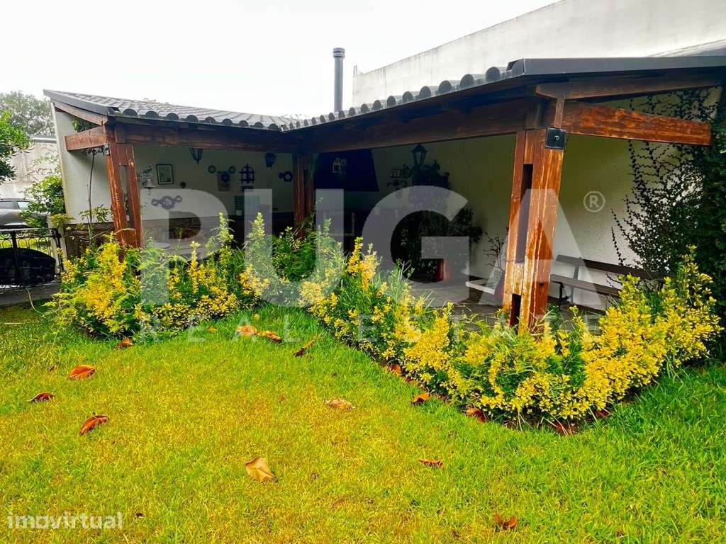 Moradia T5 em Miramar | Lote de 1.135 m² a escassos metros da Praia - Grande imagem: 3/17