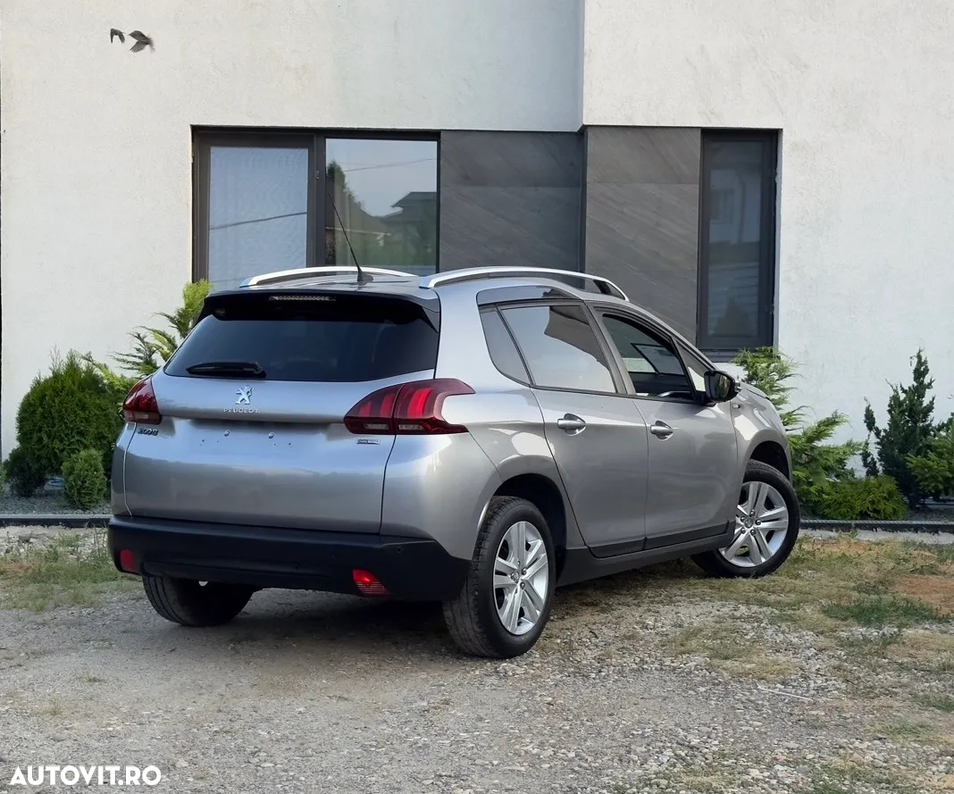 Peugeot 2008 PureTech 110 Style - 2