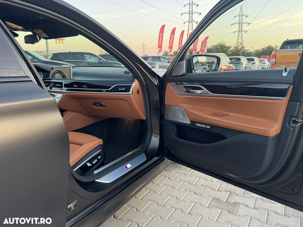 BMW Seria 7 750Ld xDrive - 32