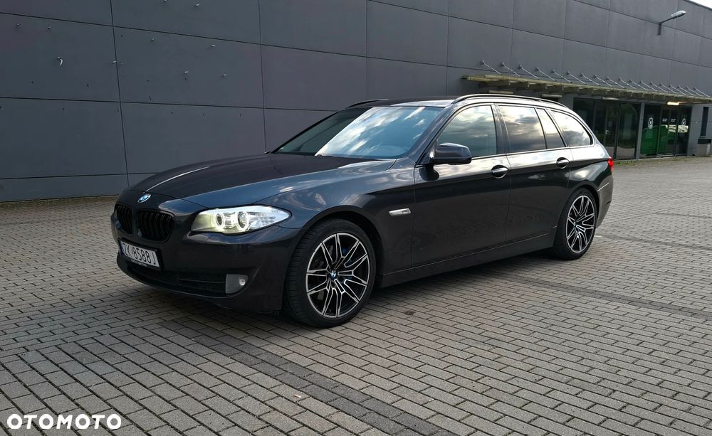 BMW Seria 5 525d - 39