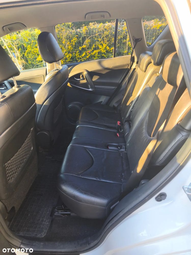 Toyota RAV4 2.2 D-CAT Premium - 7