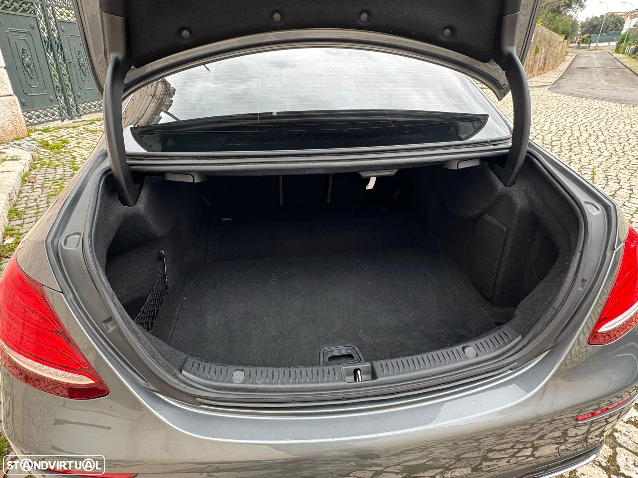 Mercedes-Benz E 200 d Avantgarde - 14
