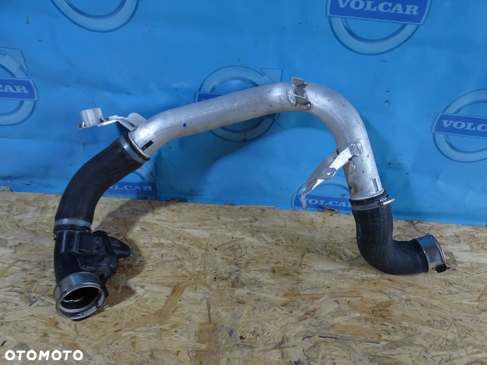PRZEWÓD POWIETRZA VOLVO V60,XC60,XC90,V90 2.0 T6 PLUG - 2