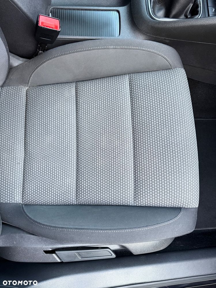 Volkswagen Golf - 36