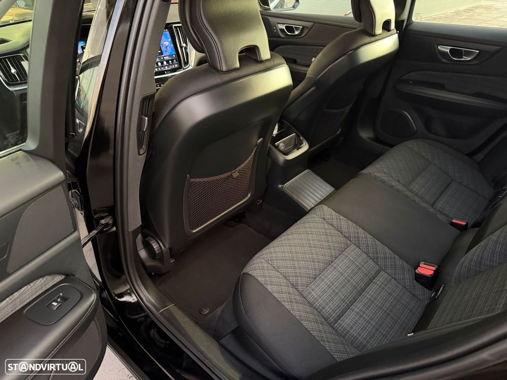 Volvo V60 2.0 T6 AWD TE Core - 25