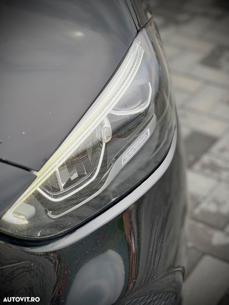Mercedes-Benz C - 9