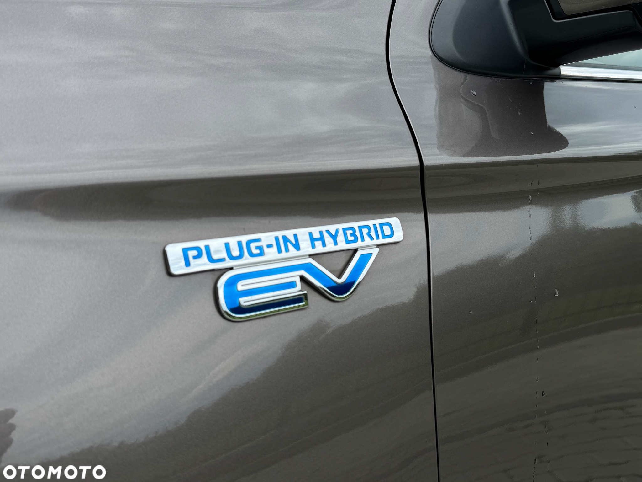 Mitsubishi Outlander 2.0 4WD Plug-In Hybrid - 22
