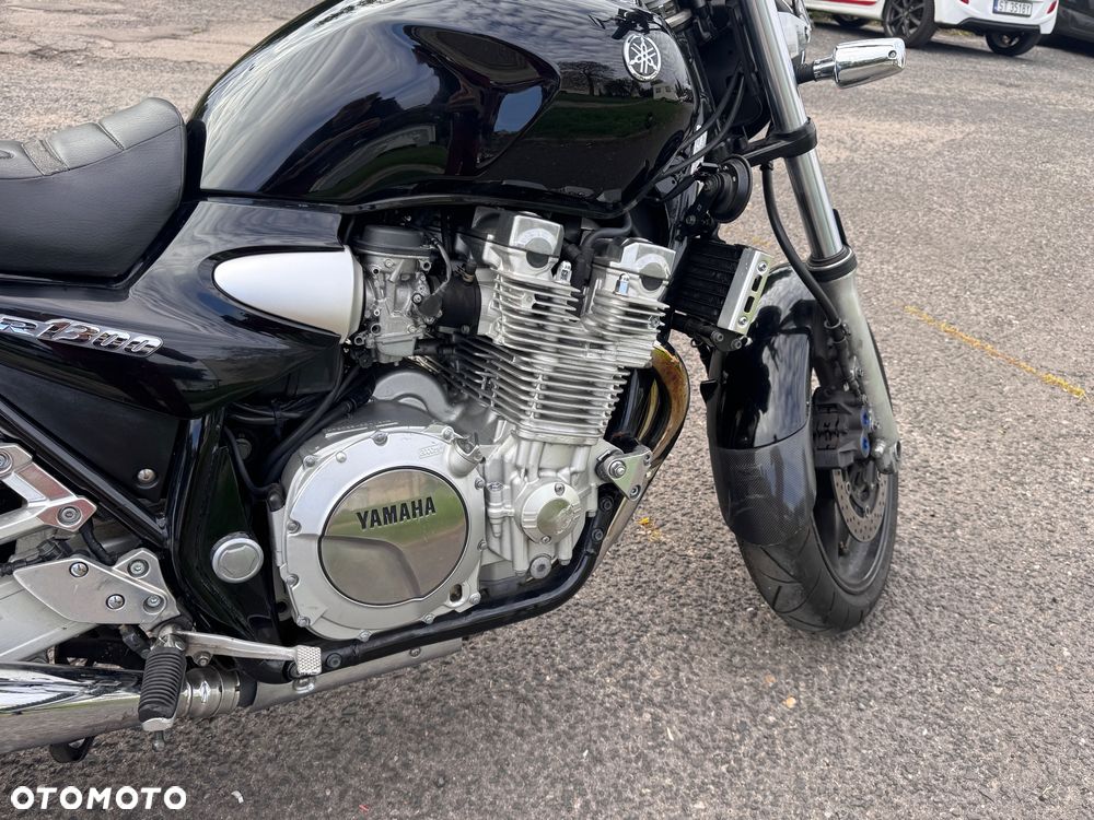 Yamaha XJR - 8