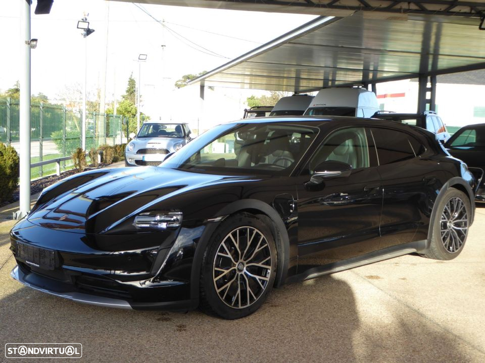 Porsche Taycan Cross Turismo 4 - 27