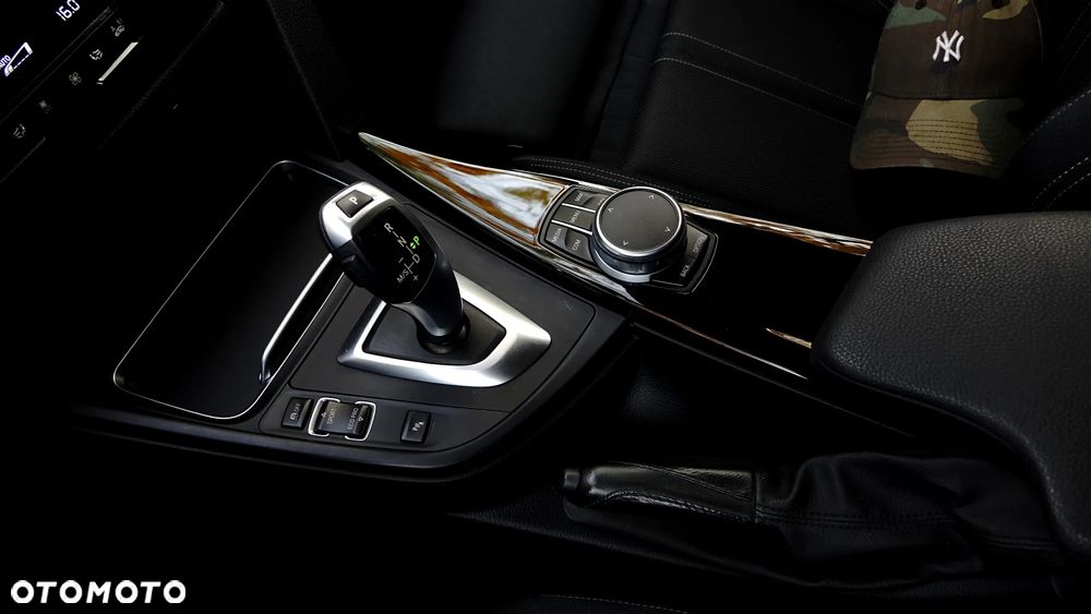 BMW Seria 3 320d xDrive Sport Line Shadow - 21