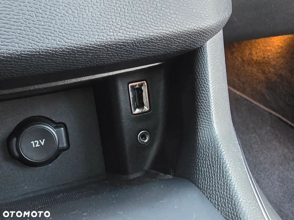 Peugeot 308 1.6 THP Active - 32