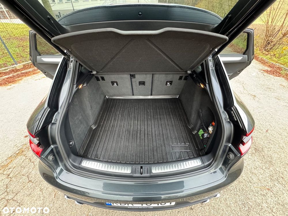 Porsche Macan - 35