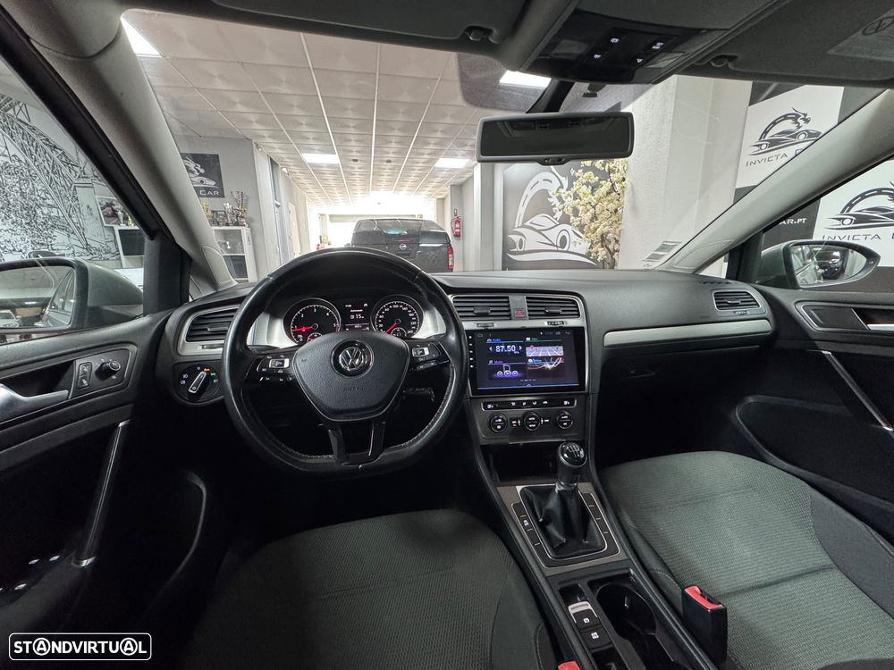VW Golf 1.6 TDi Confortline - 21