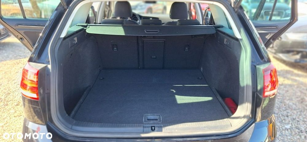 Volkswagen Golf - 24