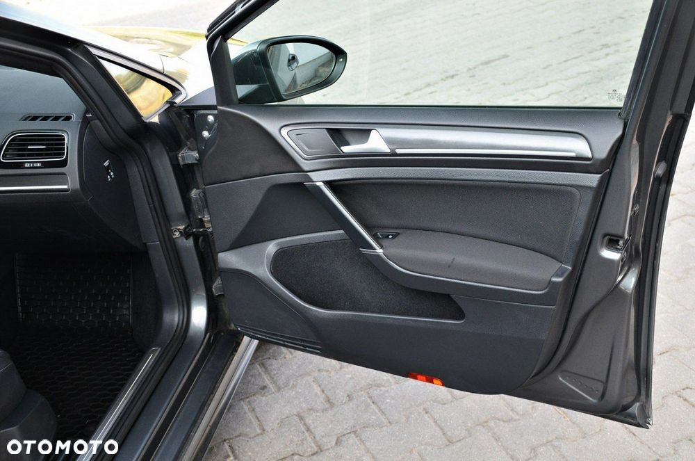 Volkswagen Golf - 26