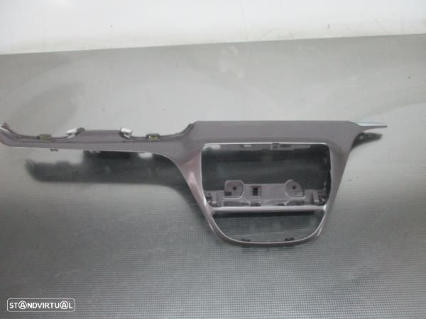 Moldura / Estrutura Consola Central / Rádio Peugeot 2008 I (Cu_) - 4
