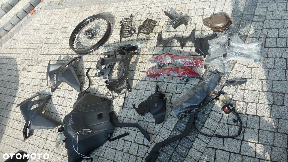 Honda Africa Twin CRF 1000 Bagster  bok wypełnienie felga