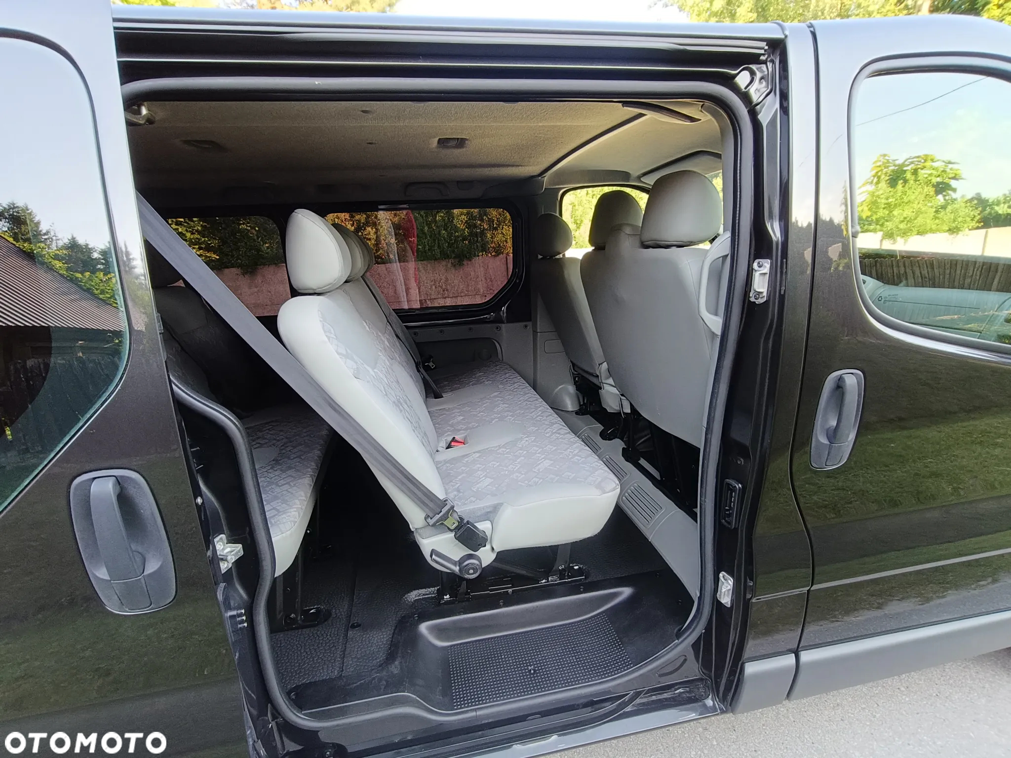 Opel Vivaro L2H1 2.9t - 25
